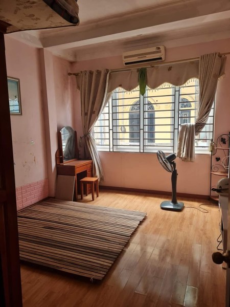 Cần bán nhà nguyên căn Tô Vĩnh Diện dt 40m2 giá 5.25 tỷ 10m ra phố khu dân trí cao