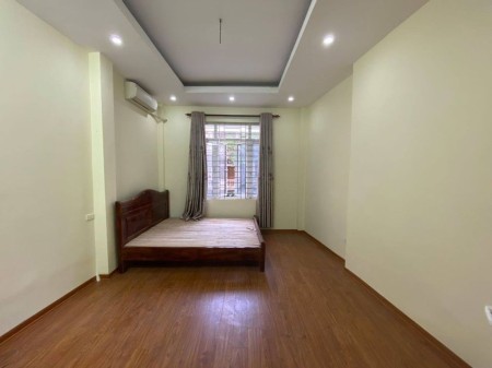 Chỉ 3 tỷ nhỉnh sở hữu sổ đỏ đẹp+nhà Ngã Tư Sở Đống Đa 33m 4 tầng, MT rộng gần 4m