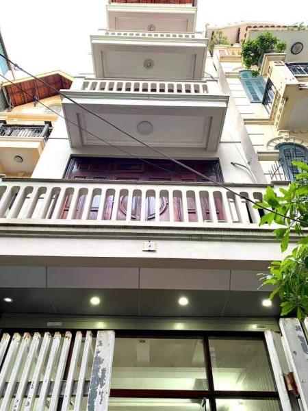 Bán nhà phố Quan Nhân lô góc nội thất gỗ hương phòng nào cũng có cửa sổ giá hộ nghèo an cư lạc nghiệp