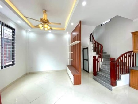 Nhà xây mới Thạch Bàn nội thất lung linh ô tô diện tích sử dụng 33m2 giá bán nhỉnh 2 tỷ