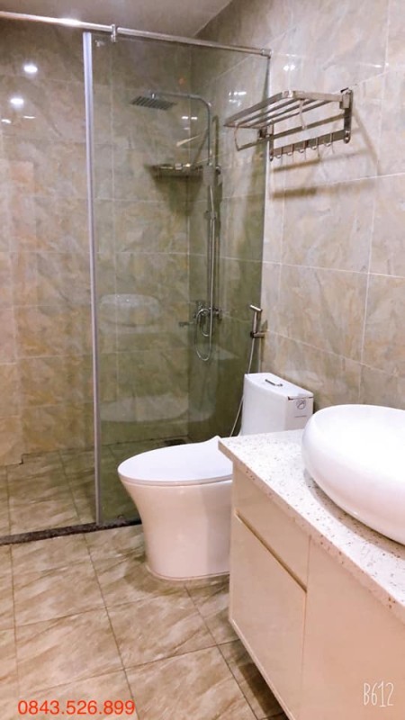 Bán nhà phố Hoàng Mai, gara ô tô - ngõ thông - lô góc, 35m2 nhỉnh 4 tỷ.