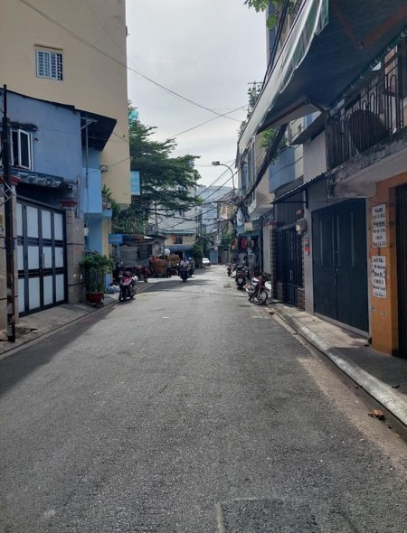 Diện tích 36m2 ngay Hồng Lạc Quận Tân Bình, hẻm xe hơi trước nhà, giá bán chỉ 2 tỷ 9