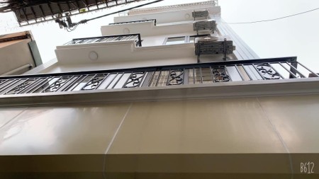 Mặt ngõ Khương Thượng gần ĐH Thủy Lợi diện tích 25m giá 2,85 tỷ đúc 4 tầng kiên cố
