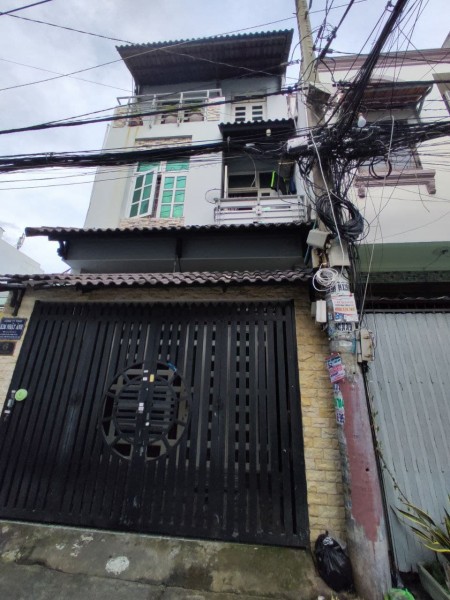 Bán nhà mặt tiền Tân Quý, Quận Tân Phú, dtsd 52m2, 3 tầng bê tông cốt thép giá hạt dẻ chỉ 5.2 tỷ