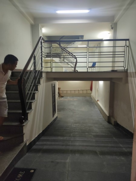 Cho thuê nhà nguyên căn Mt Hoa Phượng Phường 7 Phú Nhuận. 4x16m hầm trệt lửng 2 lầu