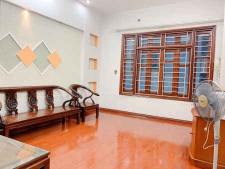 Bán nhà Thụy Khuê ở ngay, ngõ rộng thoáng, diện tích 47m2, 3 tầng, mặt tiền 6m, giá 4.6 tỷ