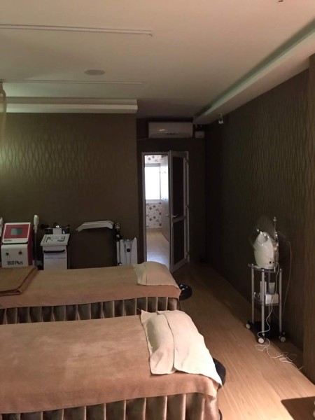 Bán nhà mặt tiền Nguyễn Hữu Cảnh 5 tầng đúc, thang máy, sẵn dòng tiền hàng tháng