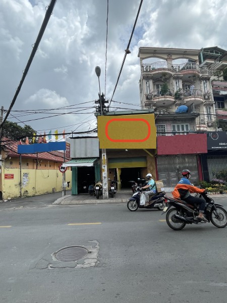 Mặt tiền Lô góc Lê Quang Định diện tích sử dụng 4x20m, 1 trệt, 1 lầu suốt giá 25 triệu/tháng