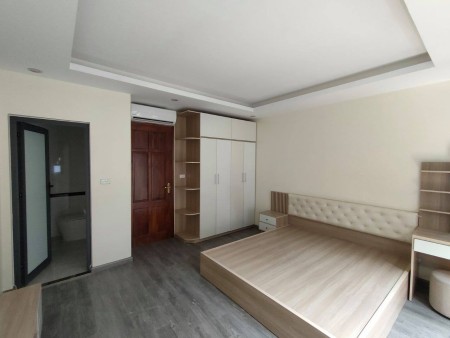 Tôn Thất Tùng Đống Đa diện tích sử dụng 40m2 6 tầng đúc kiên cố ô tô 10m giá 2.7 tỷ