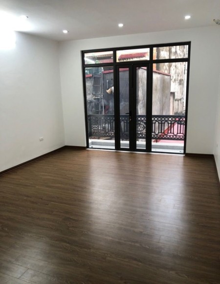 Bán Nhà khu Hoàng Quốc Việt, Quận Cầu Giấy diện tích 45m2 5 tầng giá 4.3 tỷ thương lượng