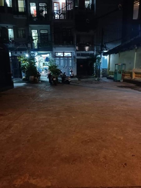 Nhà đẹp 3 tầng kiên cố, 3 PN. CMT8, P.13, Quận 10. 3,6 tỷ