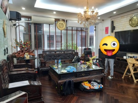 Bán Gấp nhà cực hiếm Lô góc phố Nguyễn Văn Huyên diện tích sử dụng 55m2, chỉ hơn 10Tỉ