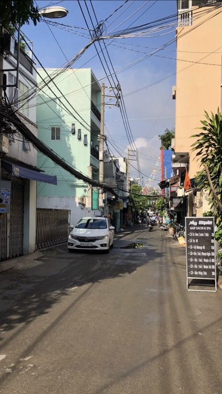 NHÀ MỚI 5T-HXH QUAY ĐẦU- VUÔNG A4- 1 PHÚT QUA QUẬN 1 - NHỎ 6 TỶ