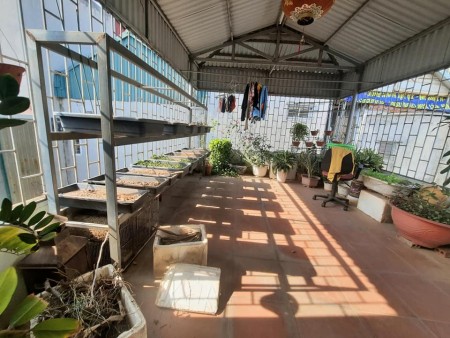 Bán nhà đẹp nguyên căn mặt phố vào ở ngay, đúc 5 tầng kiên cố, giá 2.3 tỷ, đầy đủ công năng