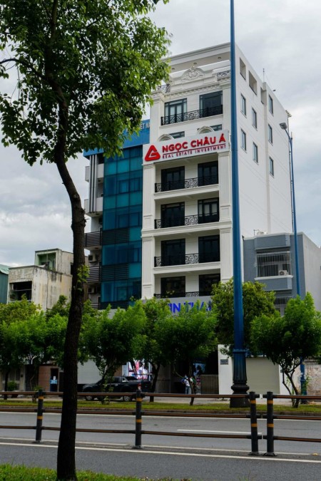 Văn phòng cho thuê mới 100%, trung tâm Quận 1, được trang bị đầy đủ trang thiết bị cần thiết