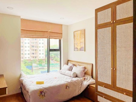 Bán căn hộ chung cư Rose Town 79 Ngọc Hồi giá chỉ 1,9 tỷ, tầng cao, view thông thoáng