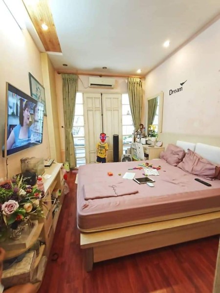 Chùa Láng - Đống Đa, 4 tầng diện tích sử dụng 36m2, giá bán 3.75 tỷ, lh 0918120568