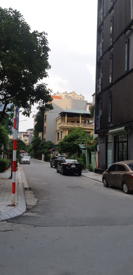 Già 5 tỷ có nhà Lạc Long Quân 5 tầng, 47m2. Ngõ ô tô, cách hồ Tây 30m.