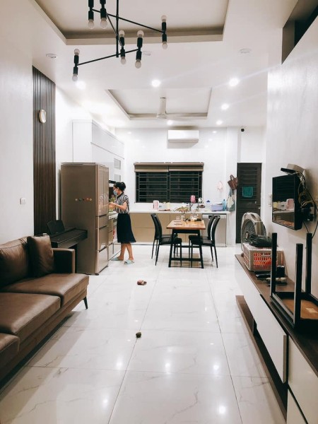 Bán nhà tầng mới đẹp cạnh KĐT VINHOME RIVERSIDE Long Biên, dtsd 83m2, giá chỉ 4.5 TỶ