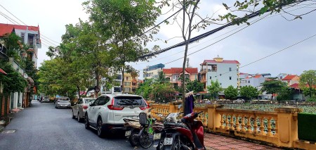 Bán nhà 42m2 Cầu Diễn, giá sốc chi 2.8 tỷ, lô góc, ô tô cách hơn 10m.