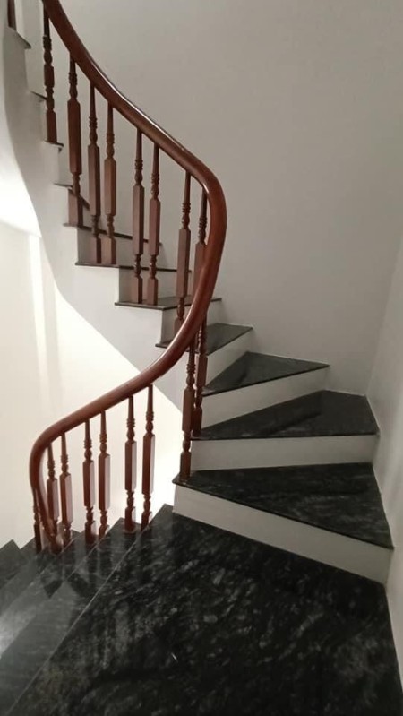 Bán nhà Thái Hà, Đống Đa, 36m, 5T, lô góc 2 măt thoáng, ở và KD ok, vài bước ra phố, ngõ thông ô tô, nhỉnh 5 tỷ.