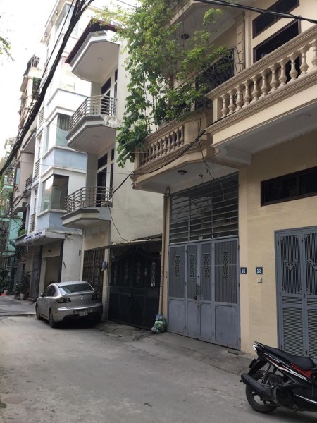 NHÀ ĐẸP - GẦN PHỐ - NHỎ 3 - HỘ KHẨU GIA THỤY