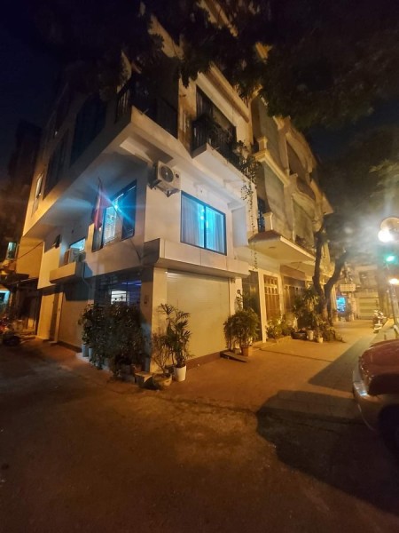 Bán nhà nguyên căn Quận Ba Đình, ô tô vào nhà lô góc diện tích 50m2 mt 5m giá bán 9 tỷ