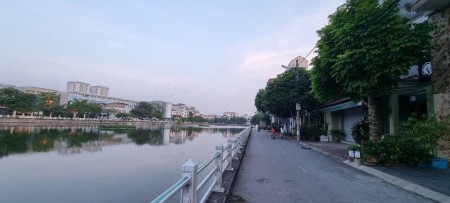 SĐCC, Ngọc Lâm, ô tô tránh vỉ hè, View hồ, 70m, 5 tầng, mt 5.1m, ĐTT. LH 0909258391