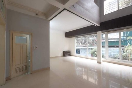 Cần bán nhà phố Đặng Văn Ngữ, gần hồ Đắc Di, ô tô, Kinh doanh. 11.5 tỷ