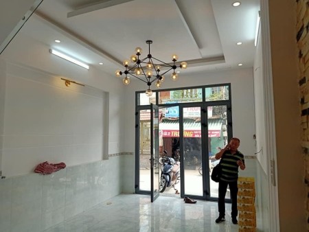 Cho thuê mặt bằng trống suốt số 25A Trương Định - P6- Q3,TpHCM