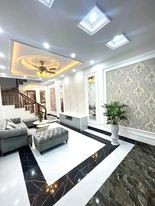 Bán Nhà Dịch Vọng, Cầu Giấy 45m 5 Tầng Mới, 2 Thoáng Full nội Thất. Nhỉnh 5 tỷ.