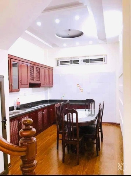 Bán nhà Đội Cấn, Hàng Hiếm, Thoáng Mát : 35m2: 4 Tầng ; Giá 4tỷ