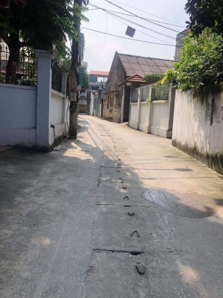 Bán đất Đặng Xá đường 3m ô tô vào nhà, diện tích 42m2, mt 4m, liên hệ 0983253436