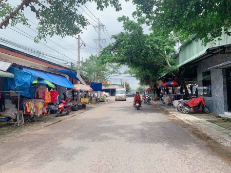 Chính chủ cần bán lô đất ấp 1 Minh Thành Chơn Thành Bình Phước. Sát đường mòn HCM giá rẻ hơn thị trường 200tr