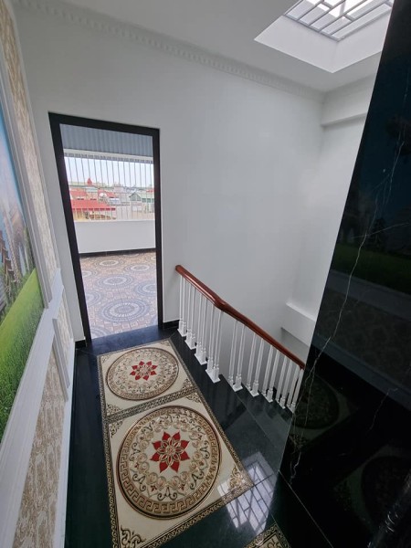Bán gấp mặt phố Yên Lạc, phân lô, Gara oto, 4 thoáng, thang máy. LH: 0983599927