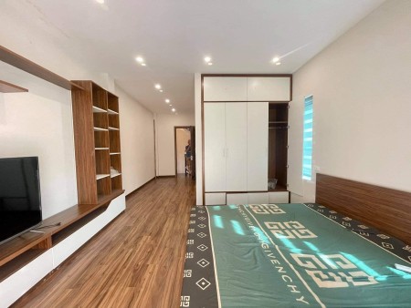 Bán nhà Đức Giang Long Biên ,48Mx5T, MT4,4m,nhỉnh 4 TỶ LH Mr Khởi ; 0911910586