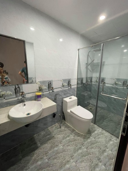 Bán nhà Thạch Bàn, Nhà mới chỉ việc xách va li về ở, 35m2, 2.7 tỷ