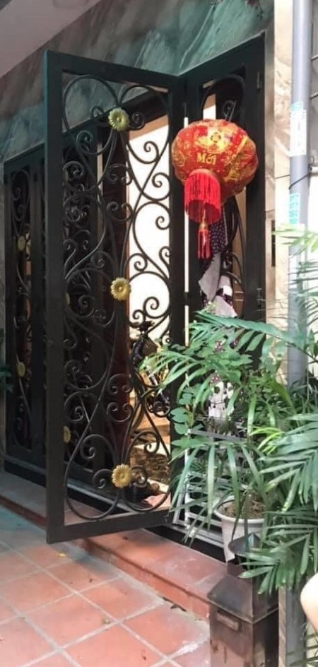 Bán nhà phố Hồng Mai, Mặt tiền đẹp, Ngõ thông, Nở hậu Dt40m2 x4tầng nhỉnh 2 tỷ!!