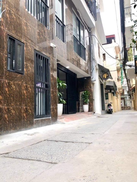 BÁN TÒA 9T DÒNG TIỀN 250TR/ THG ,43 CĂN FULL NT, THANG MÁY, CẦU GIẤY Ô TÔ CON VÀO GARA