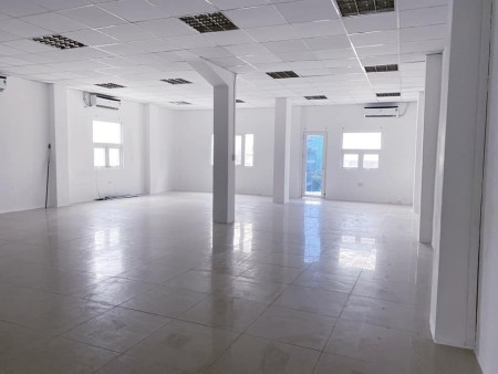 Cho thuê văn phòng sàn 95m2 nhiều cửa sổ thông thoáng đường Võ Văn Tần, Quận 3