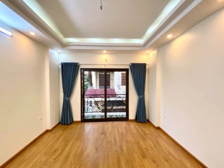 Nhà mới Lâm Du, Bồ Đề, diện tích sử dụng 65m2, mặt tiền 4m, 4 tầng giá bán chỉ 5.8 tỷ