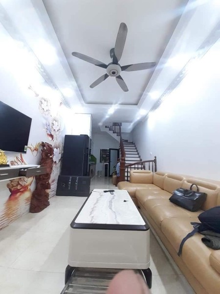 Bán nhà19/5, Hà Đông, 33m*4T, giá chào 3.7 tỷ, nhà mới đẹp, 2 mặt thoáng 10m ra đường ô tô