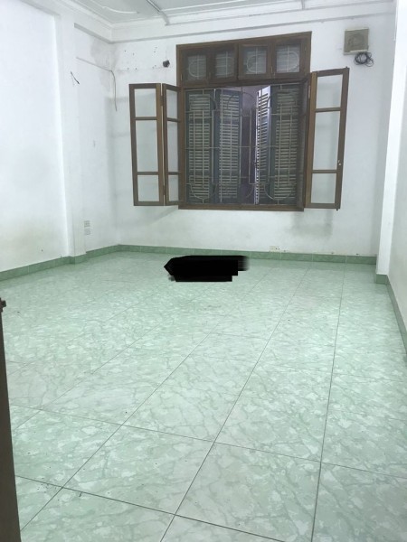 Cho thuê nhà Lạc Trung 30x5m2 10tr ngõ ba gác