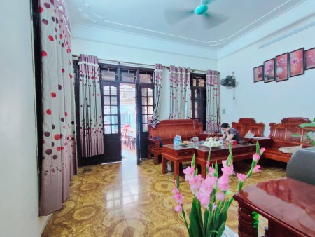 SĐCC, ngõ ô tô tránh Nguyễn Văn Cừ, kinh doanh 95m2 x 3 tầng, MT: 4.5m, nhỉnh 12 tỷ. LH: 0909258391