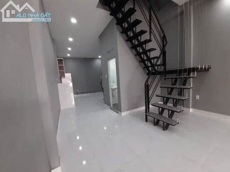 Bán nhà Vườn Lài, Hẻm xe hơi, 68m2 nhà mới ở liền giá 5,9 tỷ