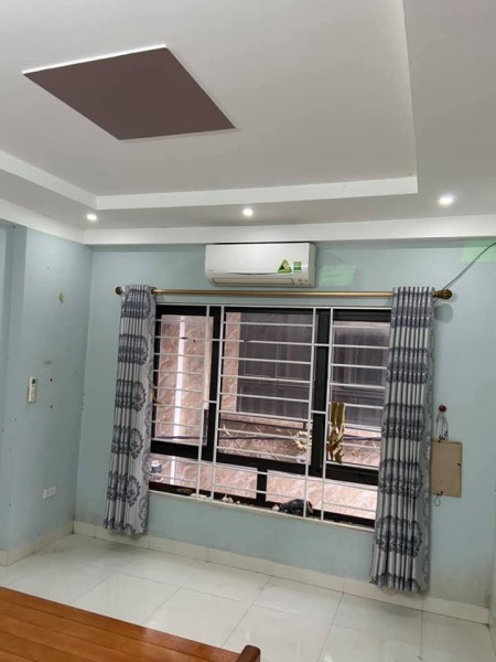 Kim Giang nhà đẹp 5 tầng ở ngay, sát ô tô tránh diện tích sử dụng 39m2 giá 4.3 tỷ, lh 0941570196