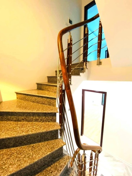 Nhà đẹp An Dương Vương, 5 tầng 32m2, MT 4m, nở hậu, ngõ oto