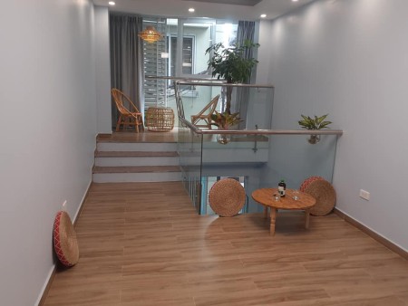 Bán nhà Lạc Long Quân, Tây Hồ, Nhà đẹp ở sướng, diện tích sử dụng 40m2, giá 3.8 tỷ