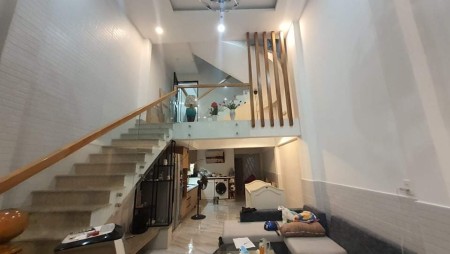 Nhà ngộp Thoại Ngọc Hầu HXH 61m2 4 tầng BTCT chỉ nhỉnh 5 tỷ