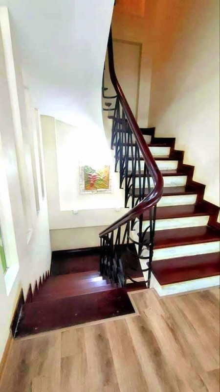 BÁN NHÀ NGÕ 141 QUAN NHÂN, GIÁ RẺ, 50M2, 5 TẦNG,5 NGỦ, MT 5M, Ô TÔ.